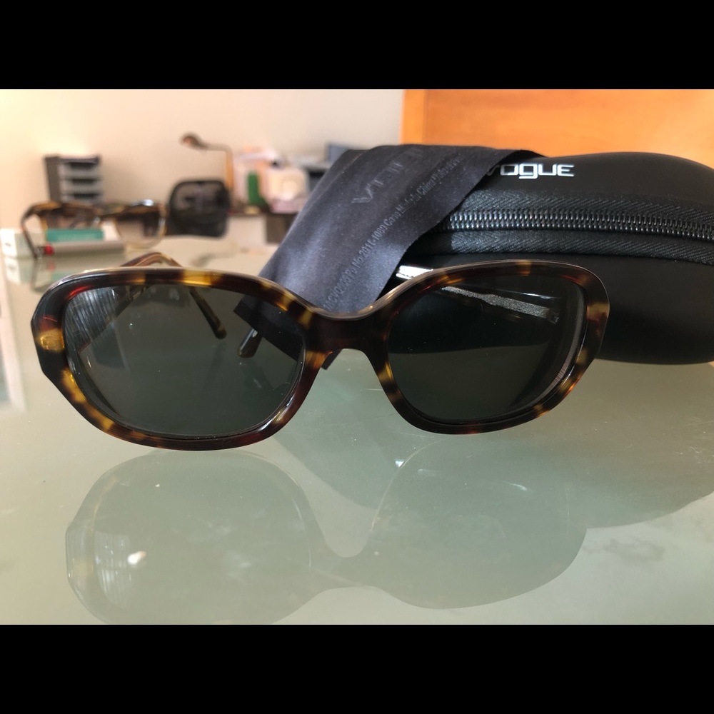 BRAND NEW AUTHENTIC VOGUE GLASSES!